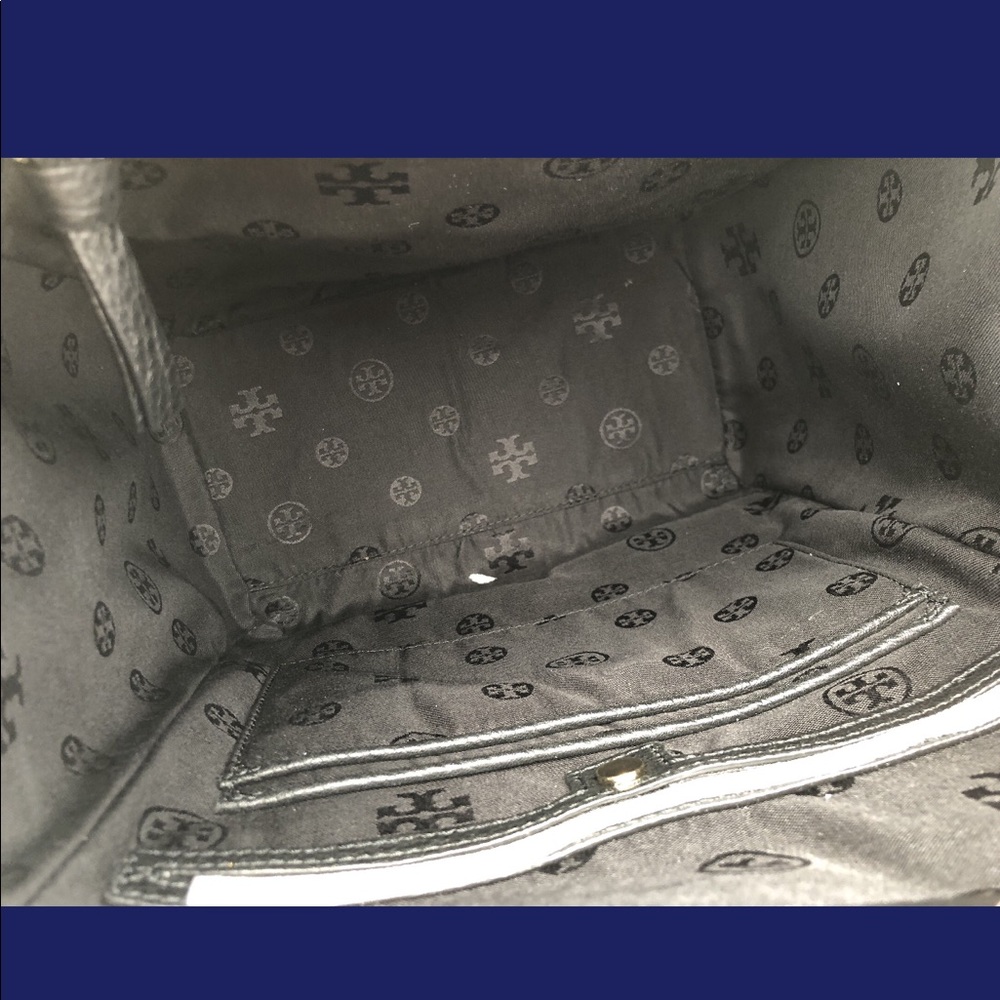 Tory Burch Bombe T Flap Leather Backpack Black - Picture 6 of 7